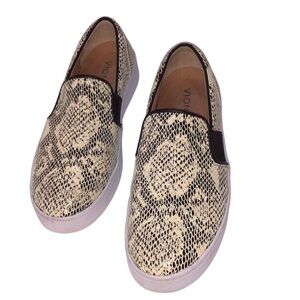 Vionic Demetra Slip On Sneaker Size 6